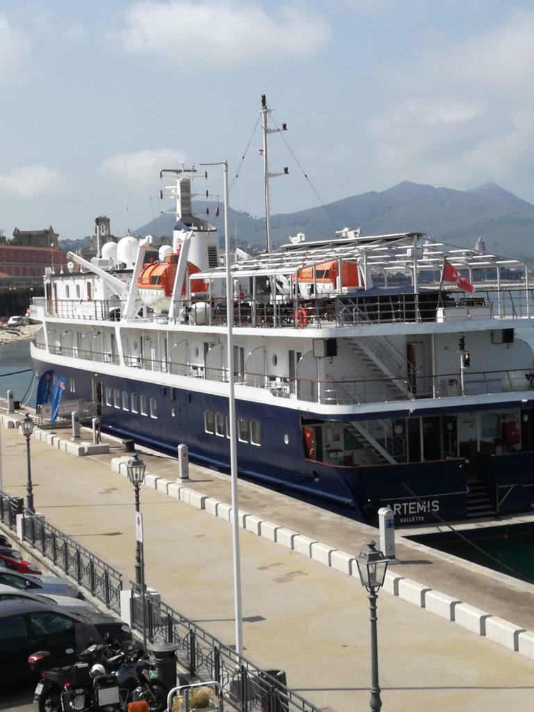 Gaeta – Sosta della Nave da Crociera “Artemis” di bandiera Maltese