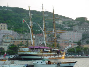 Nave_PALINURO_a_Gaeta_2-300x225 Gaeta La Nave Scuola Palinuro approderà il 06 luglio Orari visite a bordo